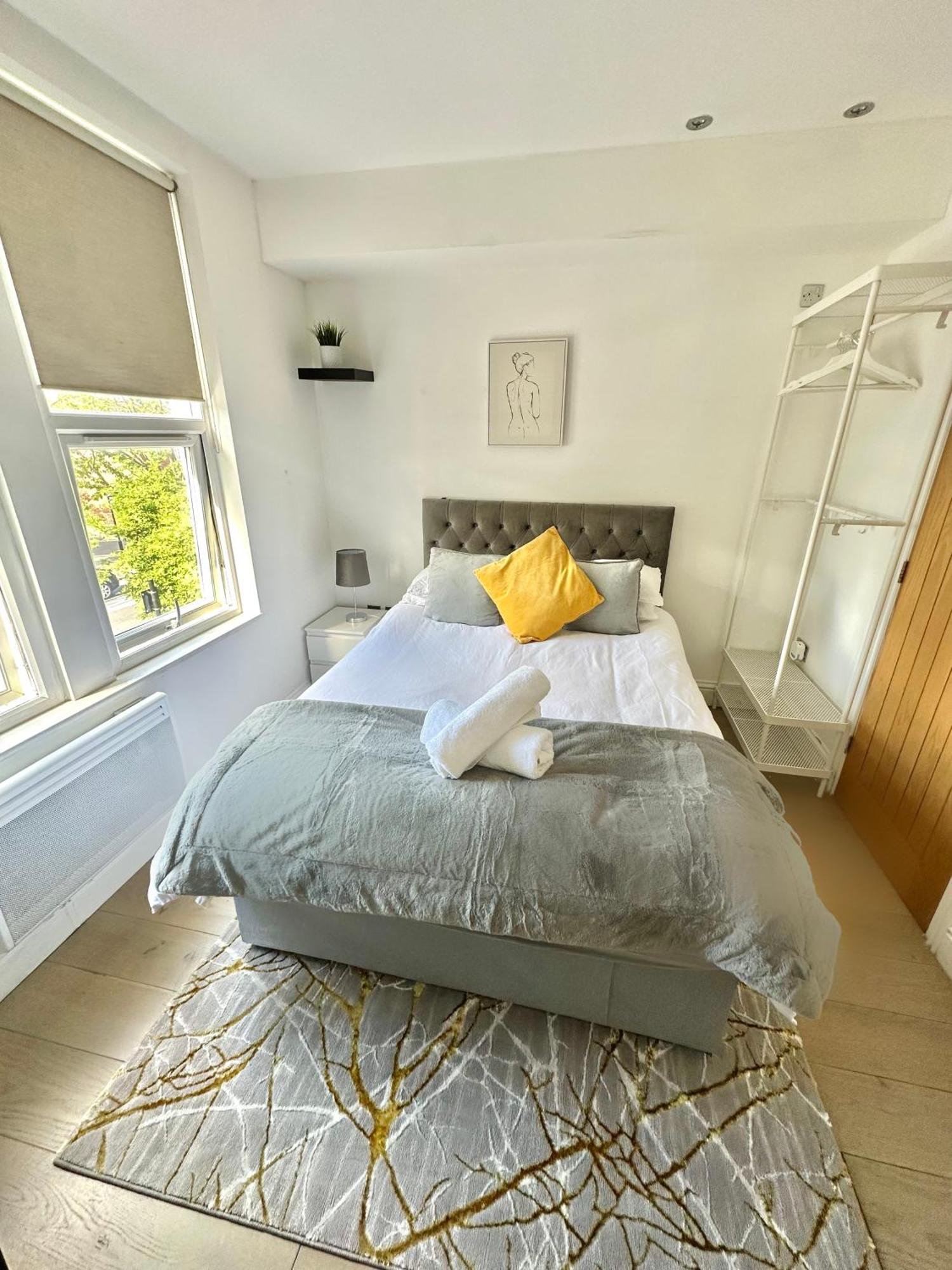 Cosy En-Suite Room In Stratford London Eksteriør bilde